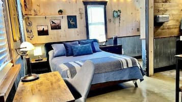 1 bedroom, desk, free WiFi, bed sheets
