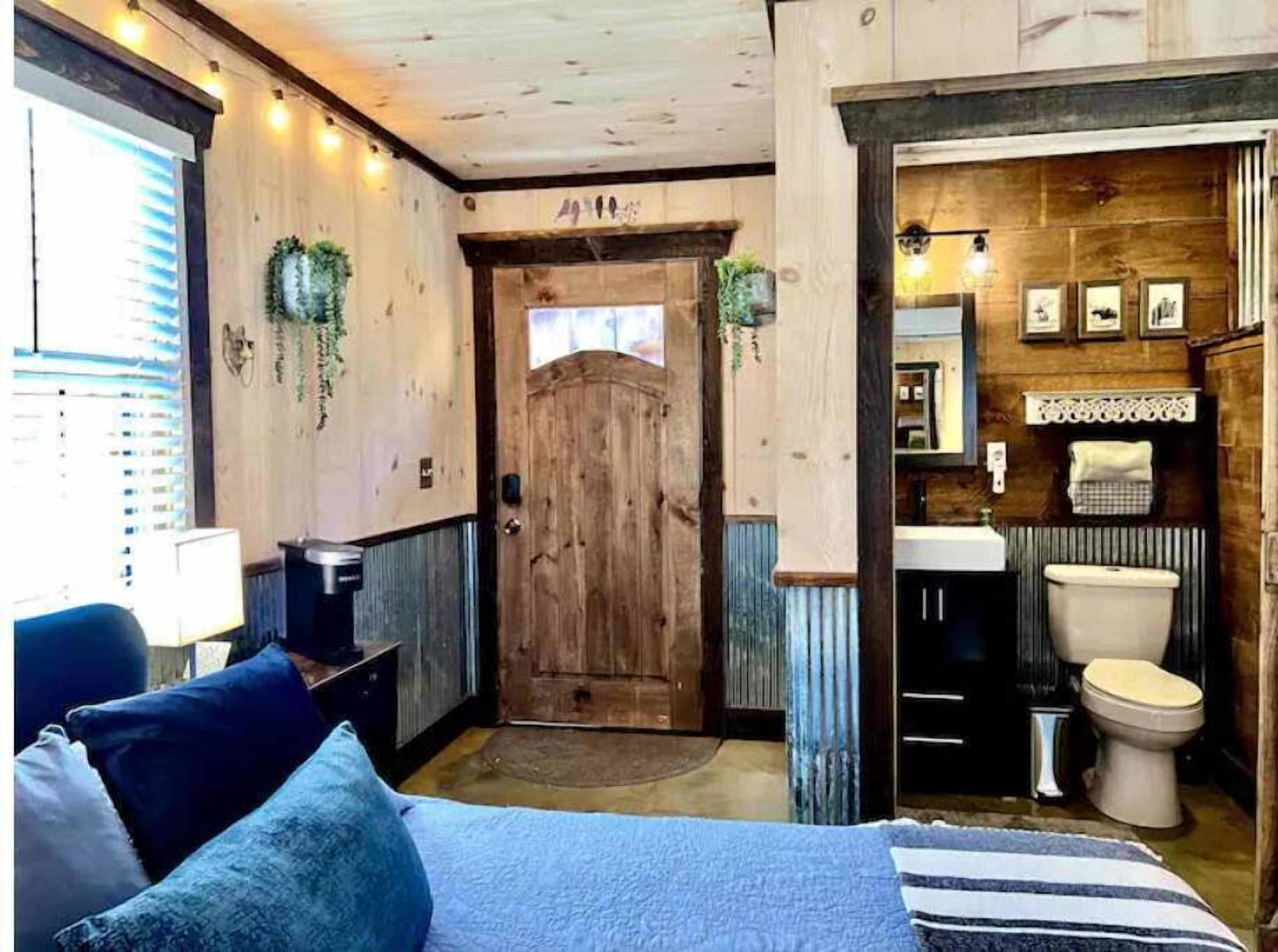 1 dormitorio, escritorio, wifi gratis y ropa de cama