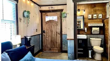 1 dormitorio, escritorio, wifi gratis y ropa de cama