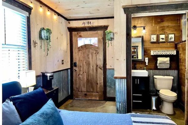 1 dormitorio, escritorio, wifi gratis y ropa de cama