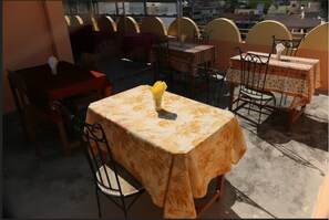 Restaurant - Maa Vaishno Guest House (Varanasi)