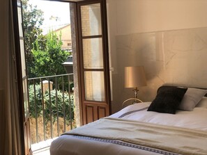 4 室のベッドルーム、アイロン / アイロン台、WiFi、ベッドシーツ
