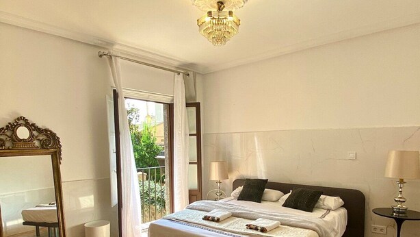 3 bedrooms, iron/ironing board, WiFi, bed sheets - Three Bedroom Apartment (Toledo)