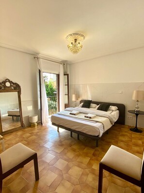 4 quartos, ferros/tábuas de passar roupa, Wi-Fi, roupa de cama