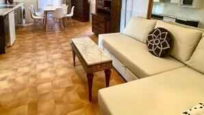 TV - Three Bedroom Apartment (Toledo)
