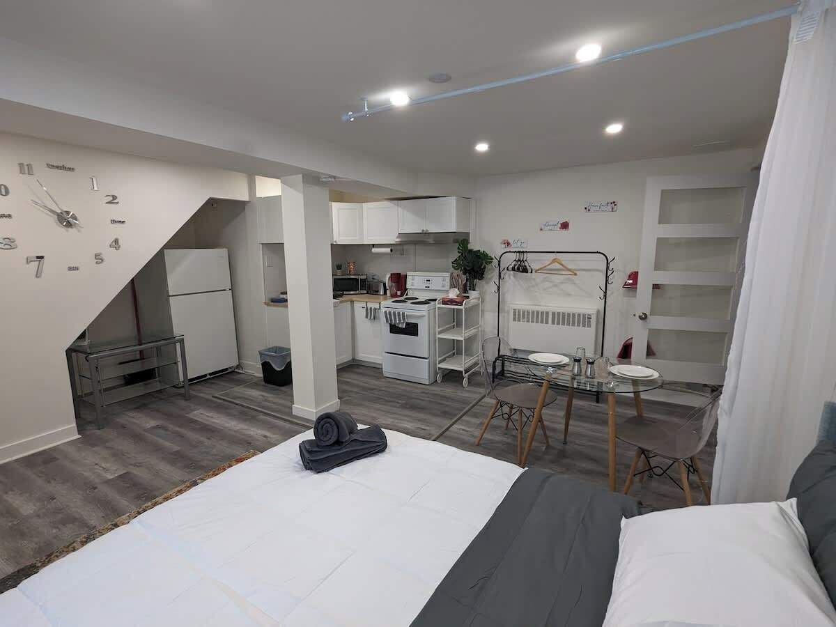 1 chambre, fer et planche à repasser, Wi-Fi gratuit, draps fournis