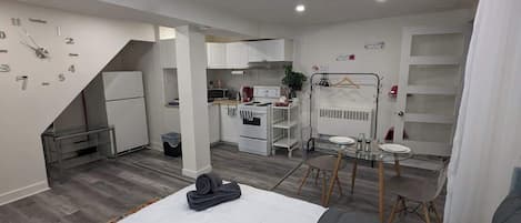 1 bedroom, iron/ironing board, free WiFi, bed sheets