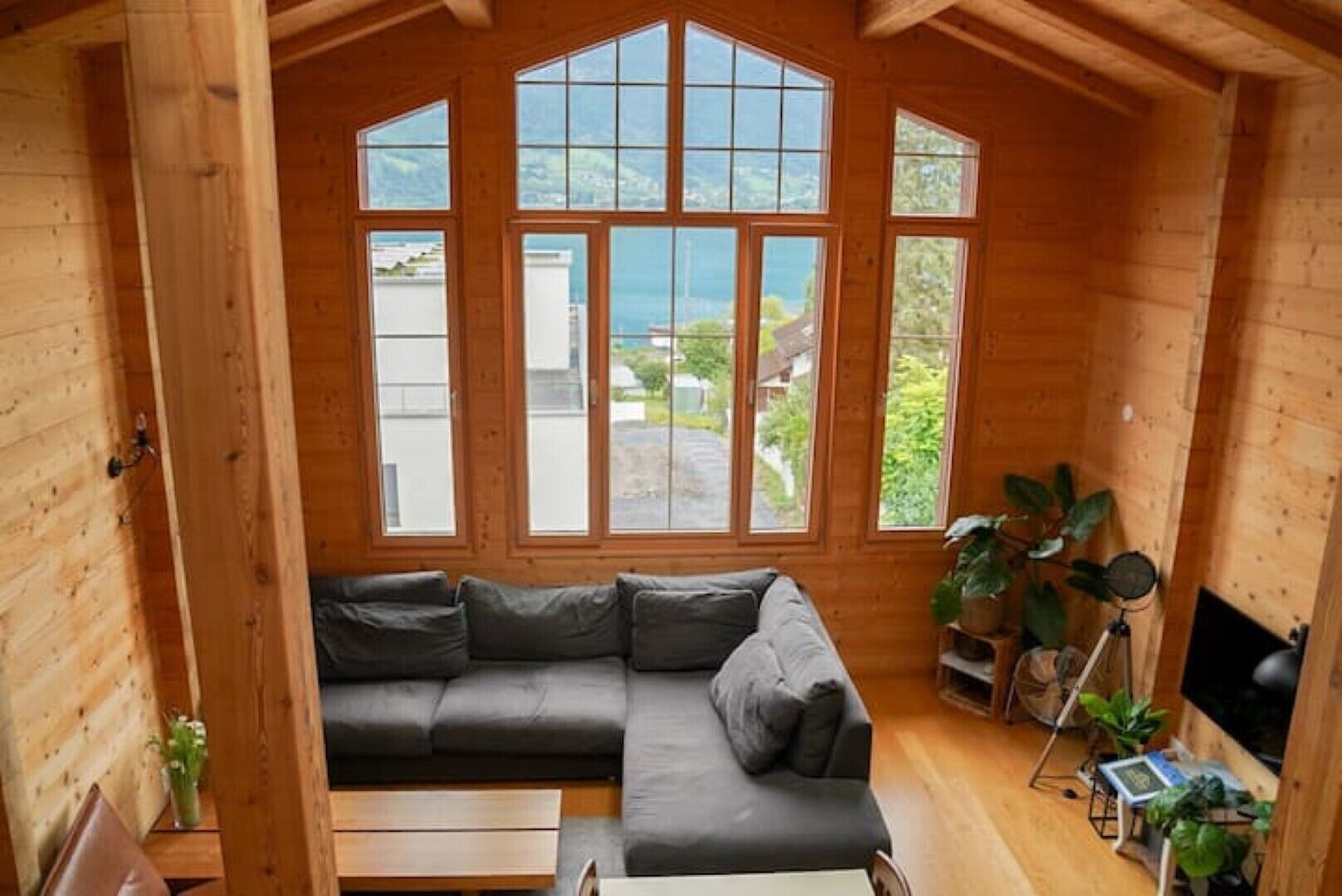 Smart TV, fireplace, stereo, computer monitors