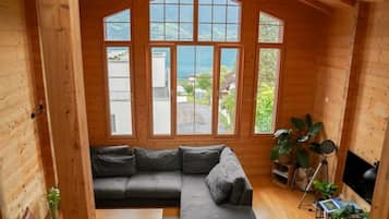 Smart TV, fireplace, stereo, computer monitors