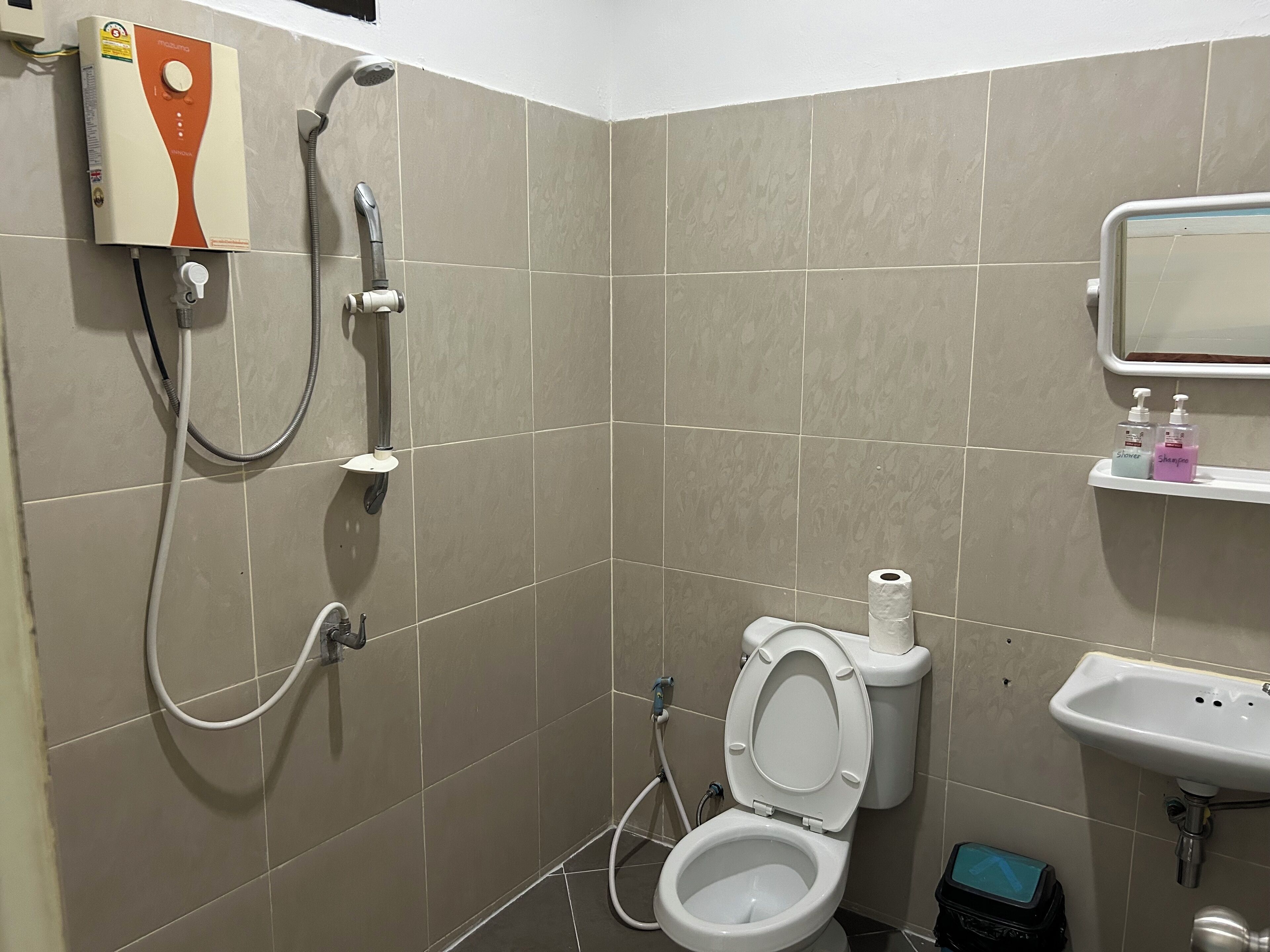 Family Quadruple Room | Bilik Mandi