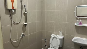 Family Quadruple Room | Bathroom