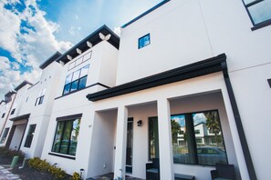 Exterior - Townhome - 4Bd - Close To Parks/Shops (Davenport)