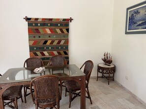 Apartment | Dining