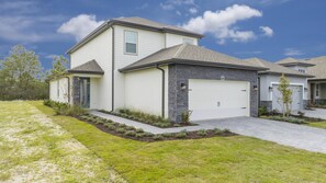 Exterior - Spacious and Luxury - 5bd - Game Room (Orlando)
