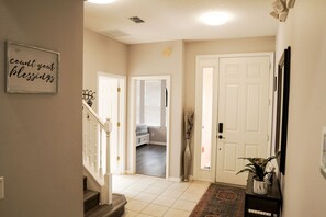 Interior - Spacious and comfortable 4 Suites Homes (Kissimmee)