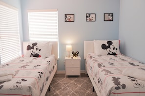 4 bedrooms, WiFi, bed sheets