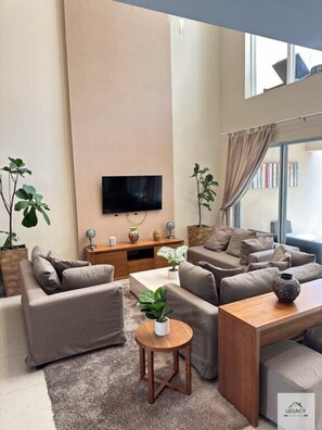 Living area - AMAZING 3 BEDS - Townhouse 5 min from Disney (KISSIMMEE)