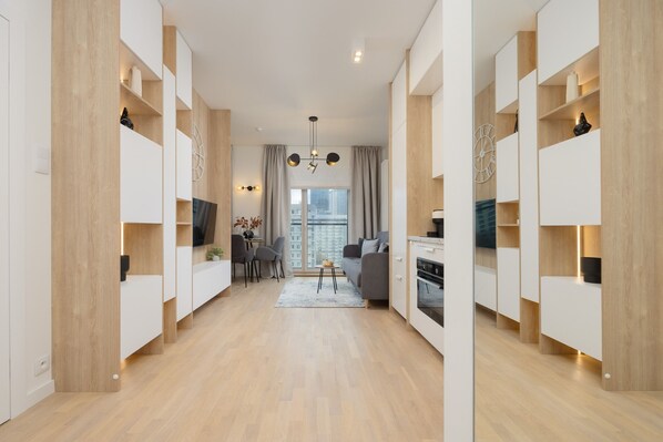 43-Zoll-Flachbildfernseher mit Satellitenempfang