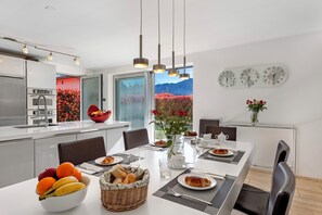 Familievilla, flere soverom, 2 bad, ved fjell (Villa Dolce Vita With Private Pool) | Spiseområde
