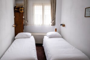 标准双床房 | 免费 WiFi