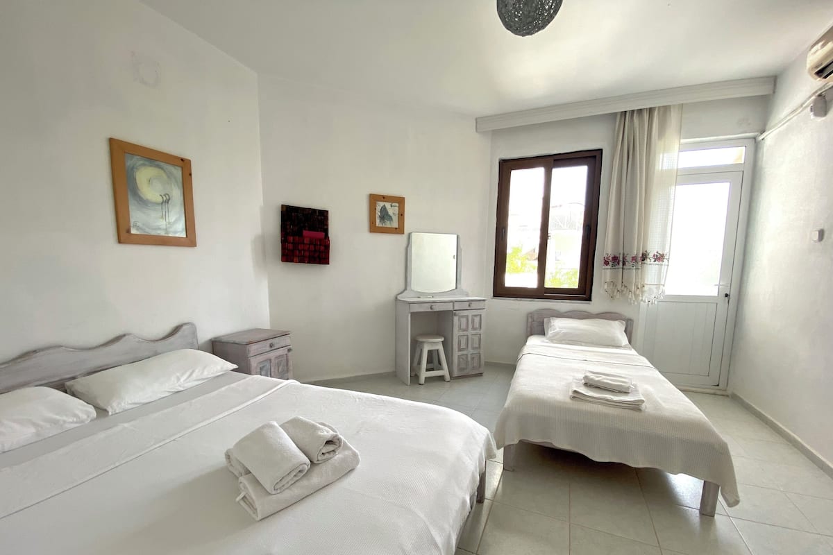 Standard Triple Room | Premium bedding, free WiFi, bed sheets