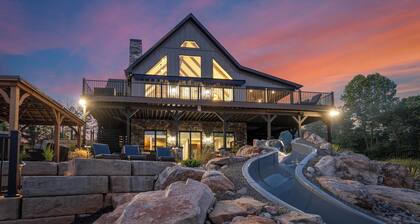 Gray Fox Lodge by AvantStay | WATERSLIDE, Pool, Theater | Sleeps 23