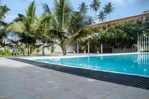 Larn's villa.
