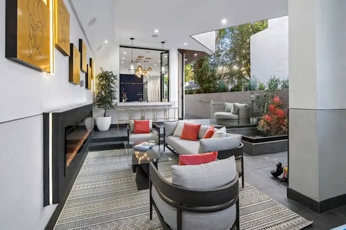 Pool/Spa/Home Theater/Rooftop