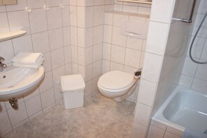 Douche, serviettes fournies