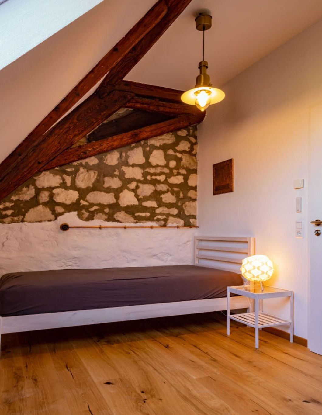 2 bedrooms, travel crib