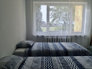 2 Schlafzimmer, Schreibtisch, Bügeleisen/Bügelbrett, kostenloses WLAN