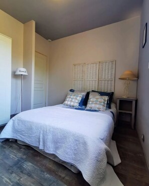 3 dormitorios, tabla de planchar con plancha, wifi y ropa de cama