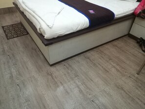 Desk, free WiFi - Hotel Asmeet (Barakpur)