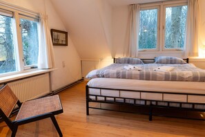 3 bedrooms, free WiFi, bed sheets