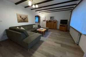 TV, DVD-spiller og bøker