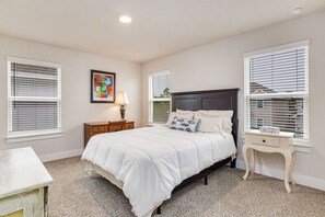 4 Schlafzimmer, Bügeleisen/Bügelbrett, kostenloses WLAN