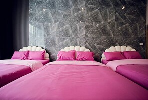 Villa | Free WiFi, bed sheets