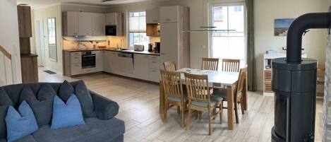 Téléviseur, foyer, lecteur de DVD