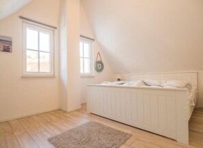 2 soverom og reiseseng for barn