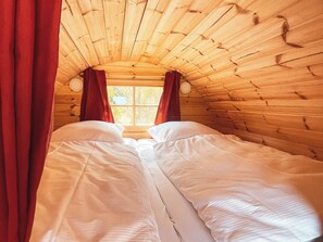 Basic-Ferienhütte, 1 King-Bett | Kostenloses WLAN, Bettwäsche