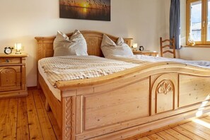 3 Schlafzimmer, Bügeleisen/Bügelbrett