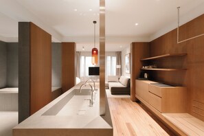 1 غرفة نوم وخزنة داخل الغرفة وستائر تعتيم وواي فاي مجانًا