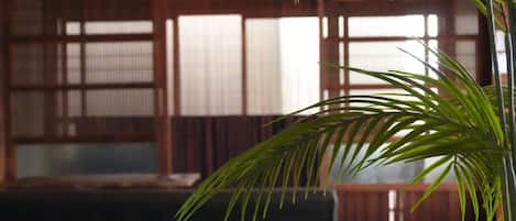 Decoración personalizada, escritorio y ropa de cama