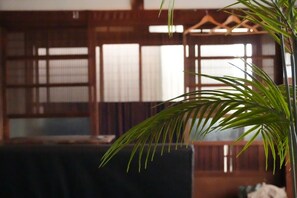 Room | Individually decorated, desk, bed sheets - SYMPOSION Locanda (Kamakura)