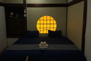 Decoración personalizada, escritorio y ropa de cama