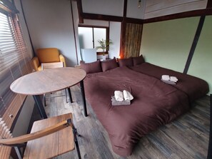 Room | Individually decorated, desk, bed sheets - SYMPOSION Locanda (Kamakura)