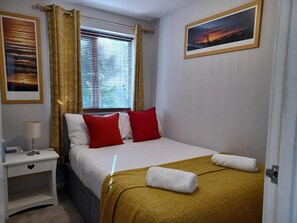 Business Apartment | 2 bedrooms, hypo-allergenic bedding, individually decorated