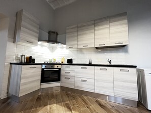 Private kitchen - Borgo Stays - Bracciano Castle View and Close to the Lake (Bracciano)