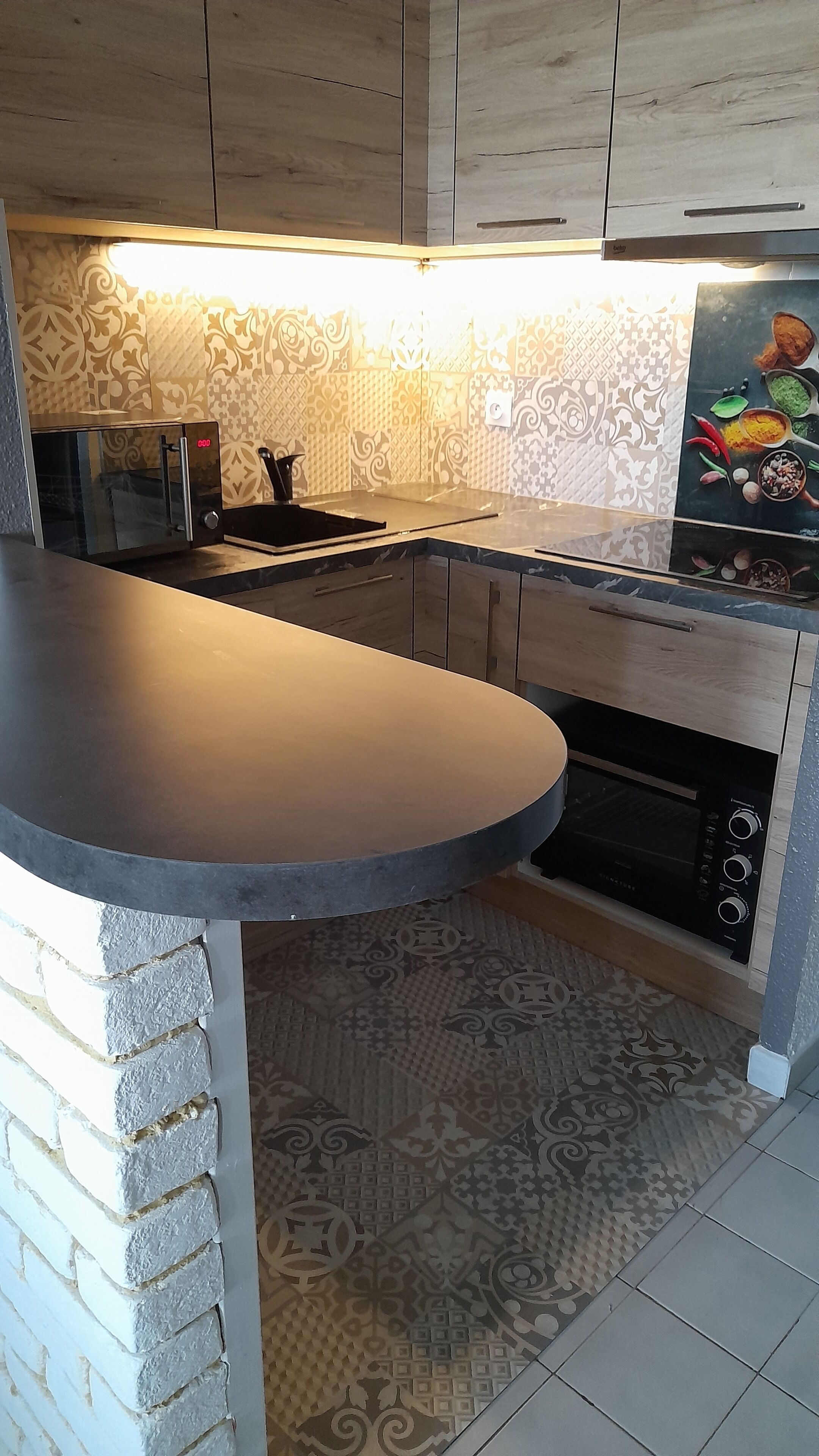 Fridge, microwave, oven, cookware/dishes/utensils