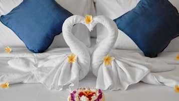 Deluxe Room | 1 bedroom, minibar, free WiFi, bed sheets